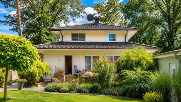 Immobilie in Mühlenbecker Land - Wohnen mit Stil – Exklusives Einfamilienhaus mit separatem Bürobereich - Bild 3