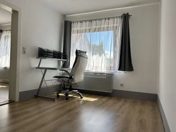 Immobilie in Duingen - Großzügiges Zweifamilienhaus mit weitläufigem Grundstück und Doppelgarage in Duingen - Bild 4