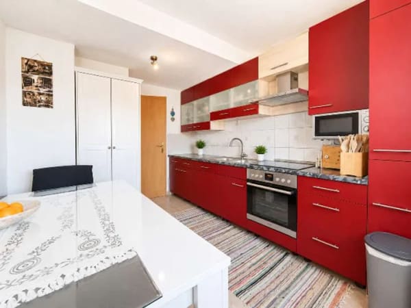 Immobilie in Dettingen unter Teck - Top-Angebot: 3 Zimmer mit ausgebauter Bühne – sofort bezugsfrei - Bild 2