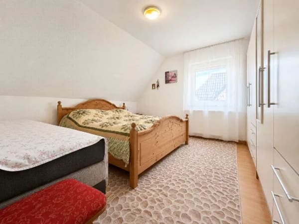 Immobilie in Dettingen unter Teck - Top-Angebot: 3 Zimmer mit ausgebauter Bühne – sofort bezugsfrei - Bild 3