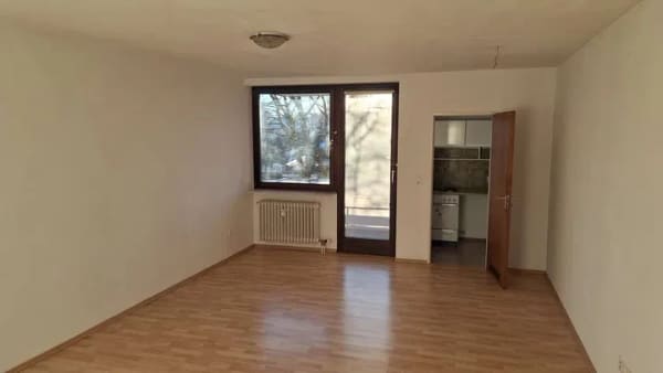 Immobilie in Zirndorf - Helle , gepflegte 1,5-Zimmer-Wohnung mit Balkon und Einbauküche in Zirndorf - Bild 2