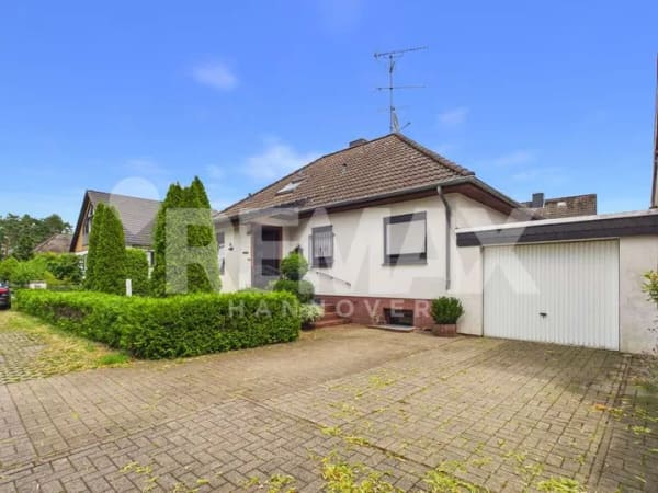 Immobilie in Lindwedel - Gepflegtes 2-Familienhaus in Lindwedel – voll unterkellert mit Garage - Bild 1
