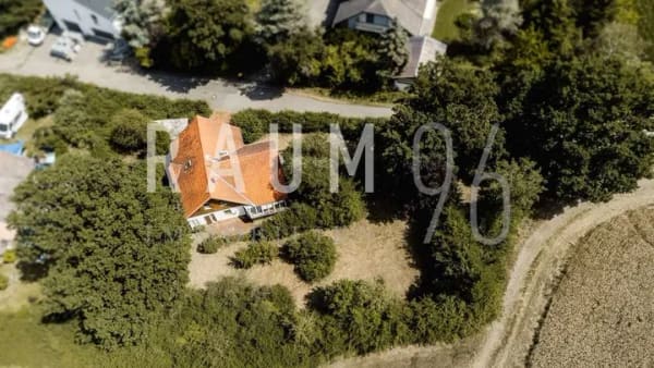 Immobilie in Ahorn - Großzügiges Einfamilienhaus mit Traumgarten in idyllischer Ortsrandlage von Wohlbach bei Ahorn - Bild 1