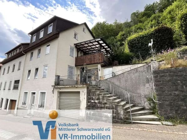 Immobilie in Triberg im Schwarzwald - Raum für Ideen – Zweifamilienhaus mit viel Potenzial in Triberg! - Bild 0