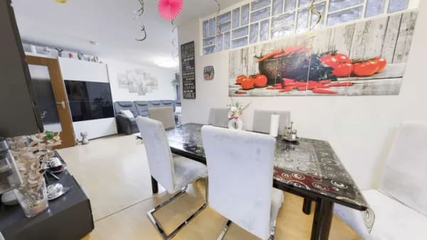 Immobilie in Stein - Gepflegte 3 Zimmerwohnung mit Aufzug, Stellplatz und guter Infrastruktur - Bild 0