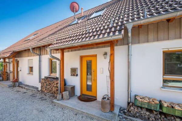 Immobilie in Owingen - Außergewöhnliches Zuhause mit Einliegerwohnung und einzigartigem Wohnatelier unter dem Dach - Bild 2