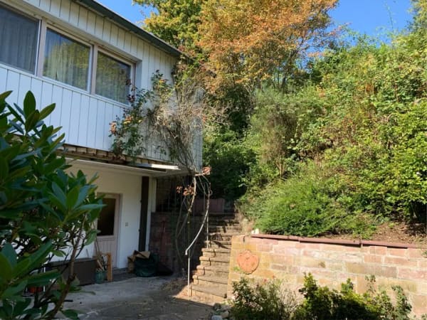 Immobilie in Glattbach - Ein Gartenparadies unweit der Stadt - Wohnhaus, DHH, mit Nebengebäude und herrlichem Garten !!! - Bild 0