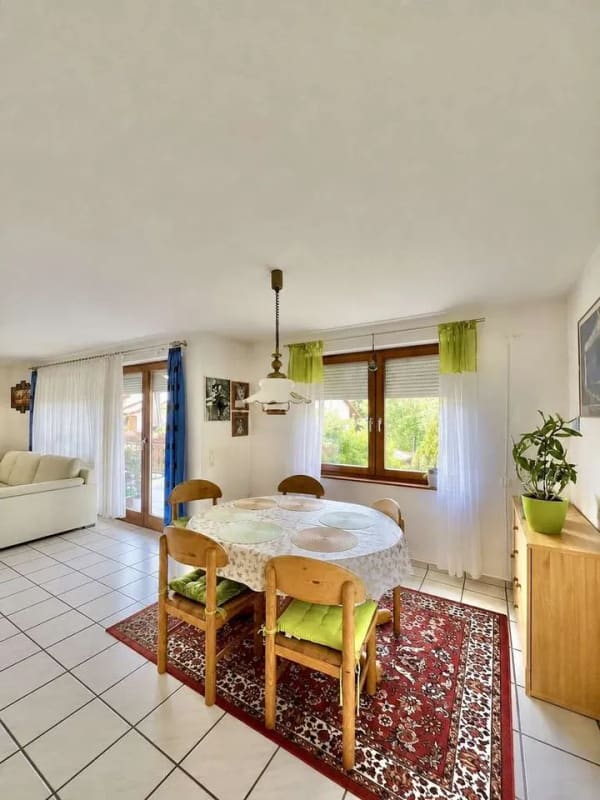 Immobilie in Ühlingen-Birkendorf - Attraktives Dreifamilienhaus mit Blick ins Grüne - Bild 2