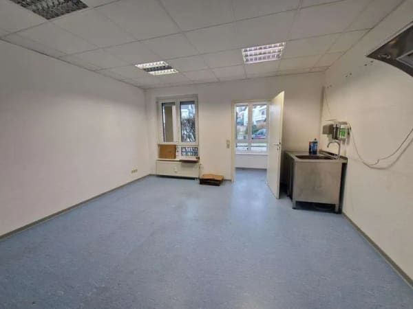 Immobilie in Müllheim - Heute noch Büroräume - morgen Ihre Wohnung - Bild 2