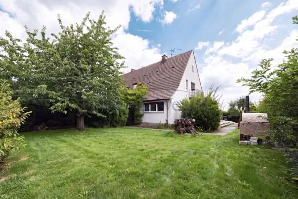 Immobilie in Heuchelheim - Einfamilienhaus mit 258 m² Wohnfläche und großem Garten in Heuchelheim - Bild 2