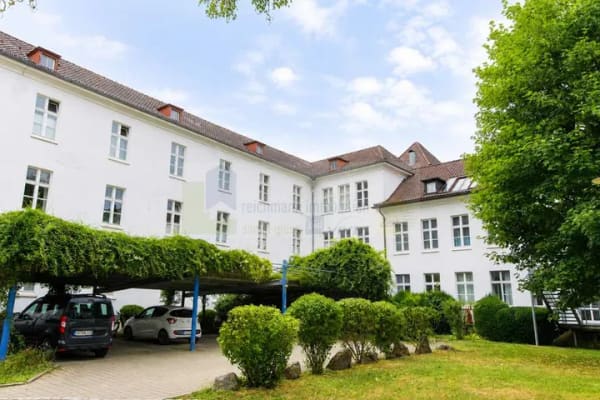 Immobilie in Donaueschingen - Stilvolle Kapitalanlage im historischen Lazarett in Donaueschingen: 2,5 Zimmer-ETW - helle Räume, ho - Bild 1
