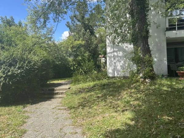 Immobilie in Eningen unter Achalm - Neues Objekt!Großzügiges 2-Fam.-Haus,  8 Zimmer, Terrassen,Balkone, getrennte Eingänge, Eningen u.A - Bild 1