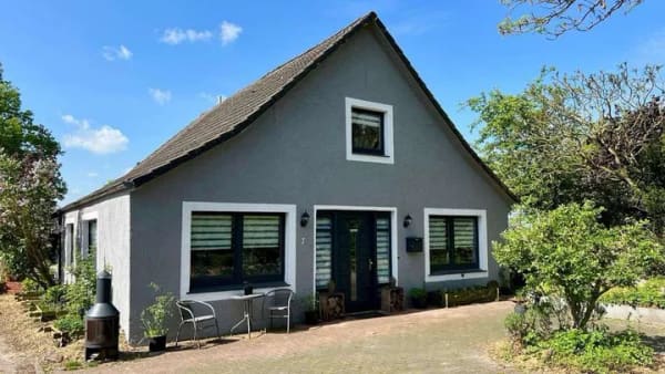Immobilie in Nordenham - Charmantes Einfamilienhaus mit liebevoll angelegtem Garten in Nordenham-Tettens - Bild 0