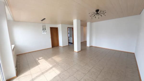 Immobilie in Göppingen - Wohnkomfort trifft Investment: Helle 4,5-Zimmer-Wohnung mit drei Schlafzimmern und sonnigem Balkon! - Bild 2