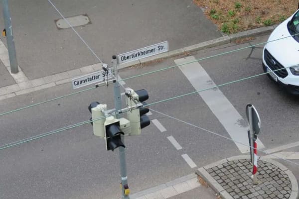 Immobilie in Esslingen am Neckar - Sonnige 3-Zimmer-Dachgeschosswohnung, provisionsfrei aus Insolvenzverfahren - Bild 0