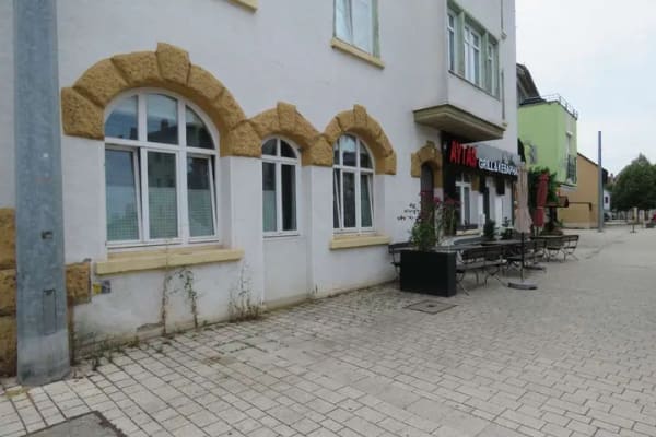 Immobilie in Esslingen am Neckar - Sonnige 3-Zimmer-Dachgeschosswohnung, provisionsfrei aus Insolvenzverfahren - Bild 2