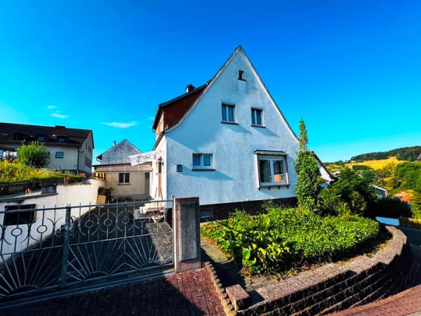 Immobilie in Hausen - Hier ist Gemütlichkeit Trumpf und dazu gibt's genug Platz für drei Kids! - Bild 0