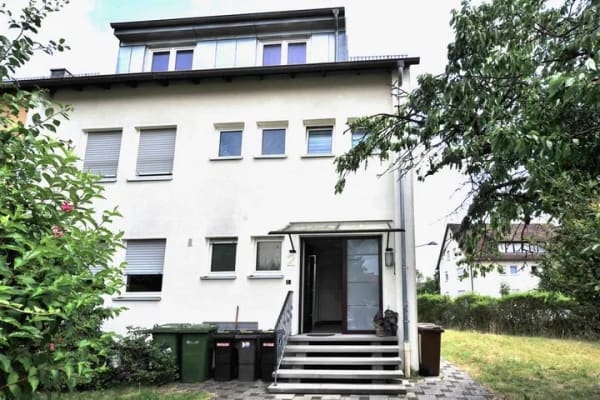 Immobilie in Feucht - Zentralgelegenes Mehrfamilienhaus in Feucht - Bild 0