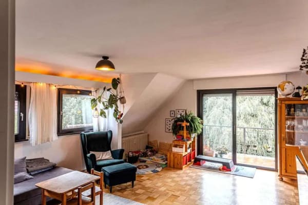 Immobilie in Althengstett - Zweifamilienhaus mit zwei Wohneinheiten, attraktiven Fördermöglichkeiten und Doppelgarage - Bild 4