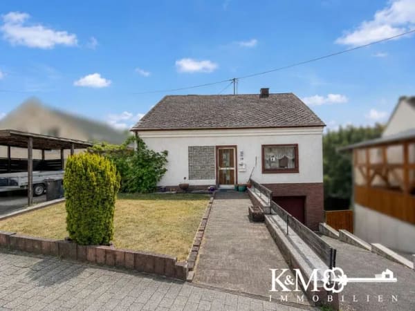 Immobilie in Volkesfeld - Viel Platz für die Familie: Einfamilienhaus mit Einliegerwohnung und großem Grundstück - Bild 0