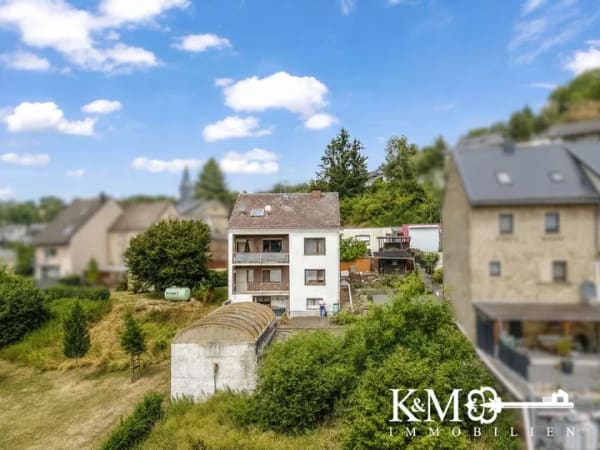 Immobilie in Volkesfeld - Viel Platz für die Familie: Einfamilienhaus mit Einliegerwohnung und großem Grundstück - Bild 3