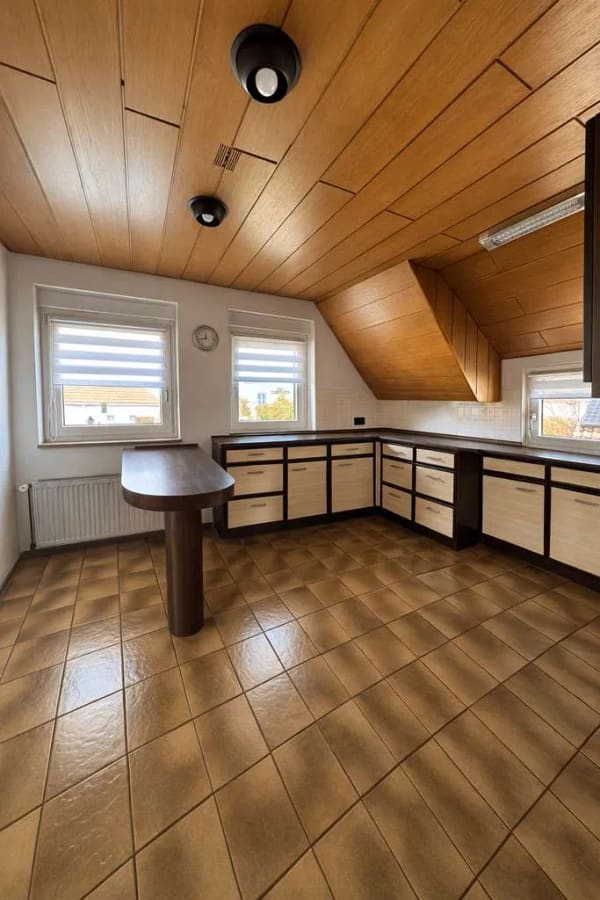 Immobilie in Steinheim an der Murr - 10 Zimmer | Zweifamilienhaus mit Entwicklungspotenzial | Ideal für Eigennutzer oder Kapitalanleger - Bild 3