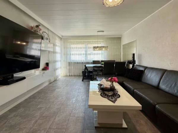 Immobilie in Schongau - Stilvoll modernisierte 4-Zimmer-Wohnung mit sonnigem Südbalkon - Bild 1