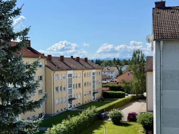 Immobilie in Schongau - Stilvoll modernisierte 4-Zimmer-Wohnung mit sonnigem Südbalkon - Bild 3