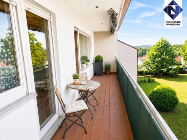 Immobilie in Reichenbach an der Fils - Wohnen mit Weitblick – gepflegte 3,5-Zimmer-Wohnung mit zwei Balkonen und Garage - Bild 0