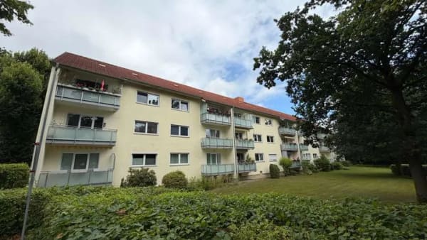 Immobilie in Reinbek - 3-Zimmer-Wohnung mit Südbalkon – Gestalten Sie Ihr neues Zuhause ganz nach Ihren Vorstellungen - Bild 0