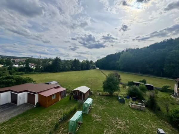 Immobilie in Wenzenbach - 2 ZKB - top in Schuss mit schönem Balkon und Aussicht - Bild 2