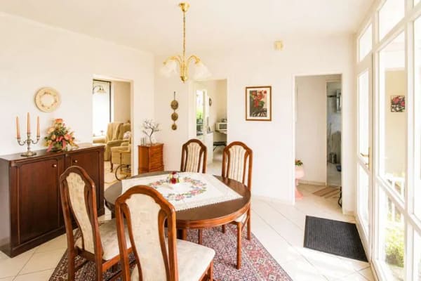 Immobilie in Elmenhorst - Beschauliches Einfamilienhaus mit gemütlicher Einliegerwohnung und Garage - 
herrlich ruhig gelegen - Bild 3