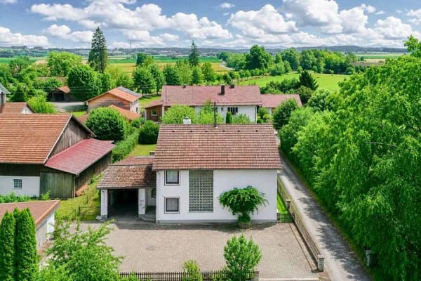 Immobilie in Oberostendorf - Familienidylle in Oberostendorf – Einfamilienhaus mit Pool und weitläufigem Grundstück - Bild 1