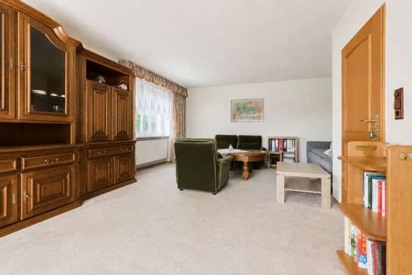 Immobilie in Oberostendorf - Familienidylle in Oberostendorf – Einfamilienhaus mit Pool und weitläufigem Grundstück - Bild 4