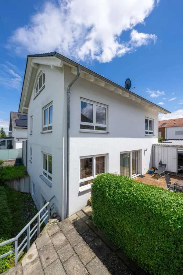 Immobilie in Mössingen - Familienfreundliches Einfamilienhaus mit durchdachter Raumaufteilung in Mössingen - Bild 2