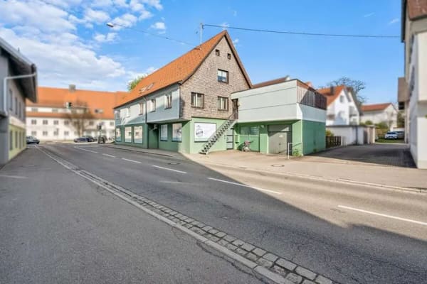 Immobilie in Obergünzburg - Wohn- und Geschäftshaus in Obergünzburg – Wohnung vermietet, Gewerbe frei - Bild 1