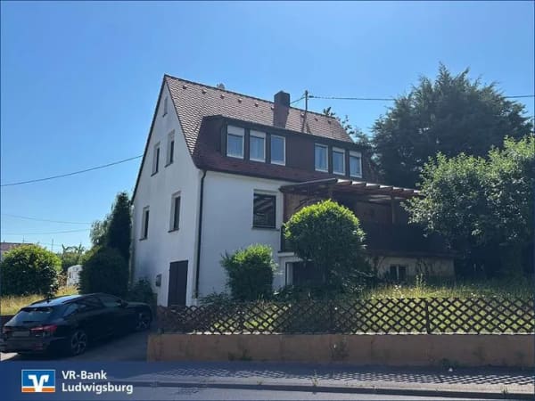 Immobilie in Bönnigheim - Freistehendes Einfamilienhaus mit tollem Grundstück - Bild 0