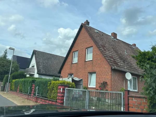 Immobilie in Schulendorf - Zweifamilienhaus mit Potenzial im Speckgürtel von Hamburg - Bild 1