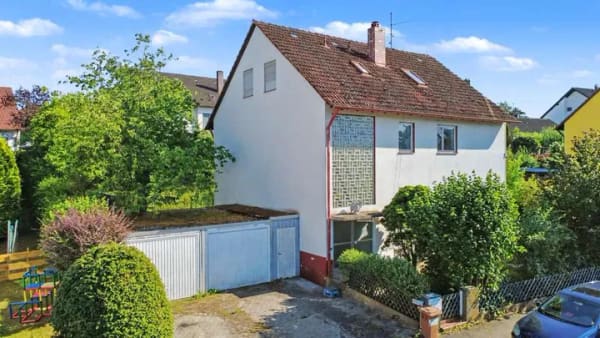 Immobilie in Roth - Attraktives Mehrfamilienhaus mit 3 Wohneinheiten in Rothaurach bei Roth - Bild 0