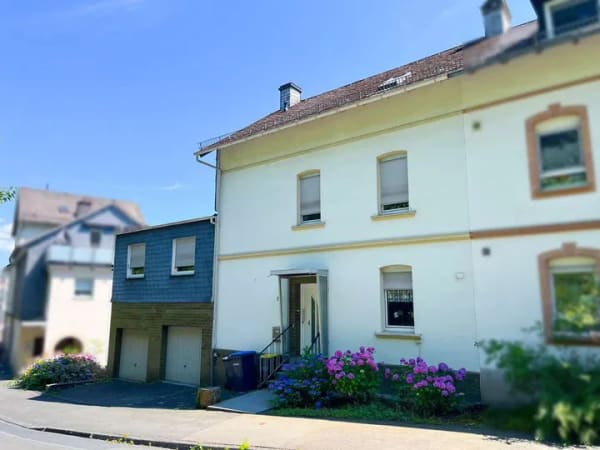 Immobilie in Siegen - Schöne Doppelhaushälfte mit großem Garten in Siegen! - Bild 1