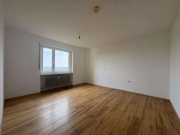 Immobilie in Hechingen - 3-Zimmer-Wohnung mit Loggia & Aufzug  - Bild 3