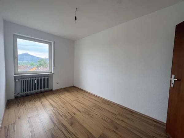 Immobilie in Hechingen - 3-Zimmer-Wohnung mit Loggia & Aufzug  - Bild 4
