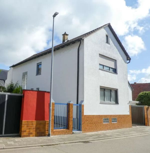 Immobilie in Dannstadt-Schauernheim - Großes , freistehendes 

Einfamilienhaus in ruhiger Lage - Bild 2