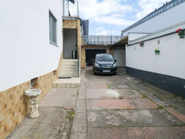 Immobilie in Dannstadt-Schauernheim - Großes , freistehendes 

Einfamilienhaus in ruhiger Lage - Bild 3