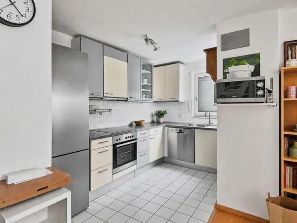 Immobilie in Herrenberg - Attraktive 2,5-Zimmer-Wohnung mit zwei Balkonen, zwei Stellplätzen in Herrenberg - Bild 3