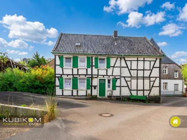 Immobilie in Solingen - Handwerker gesucht. Zweifamilienhaus mit Potenzial in idyllischer Hofschaft - Bild 0