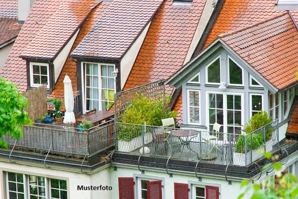 Immobilie in Essen - Kleine 2-Zimmer-Wohnung unterm Dach - Bild 0