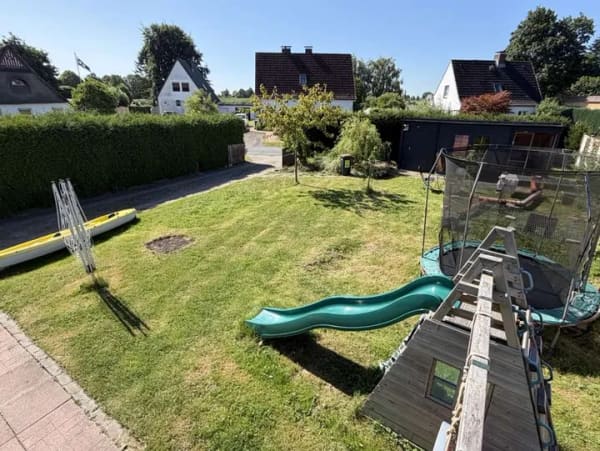 Immobilie in Seester - * Einziehen und Wohlfühlen * Geräumiges, saniertes Domizil mit Garten und Carport - Bild 1