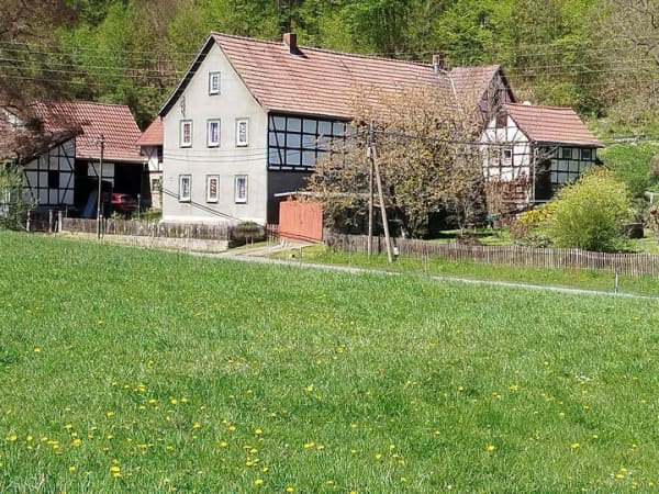 Immobilie in Krölpa - Charmanter 3-Seitenhof mit Scheune und 2 Wohneinheiten in Krölpa-Friedebach - Bild 1