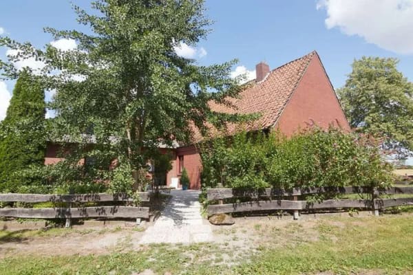 Immobilie in Thedinghausen - Ohne Käuferprovision: 2 Häuser, unzählige Möglichkeiten – auf einem außergewöhnlichen Parkgrundstück - Bild 1